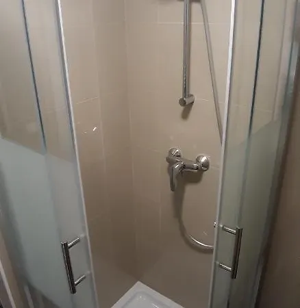 Zentral Laura Apartman